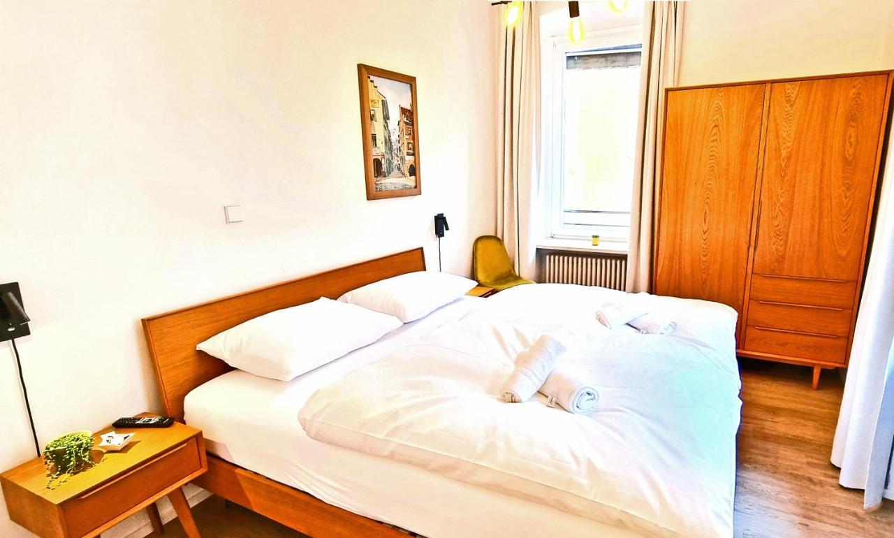 מראנו Apartment Emilie With Parking Historic City Center מראה חיצוני תמונה